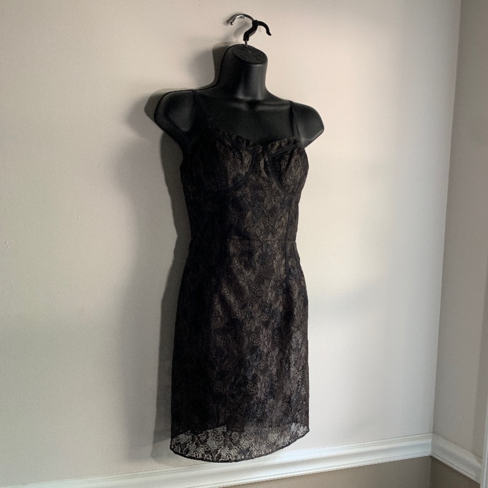 Dress - Picture 3 of 4